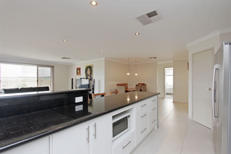 52 Lintonmarc Drive, Redcliffe WA 6104, Redcliffe - Thumbnail 5
