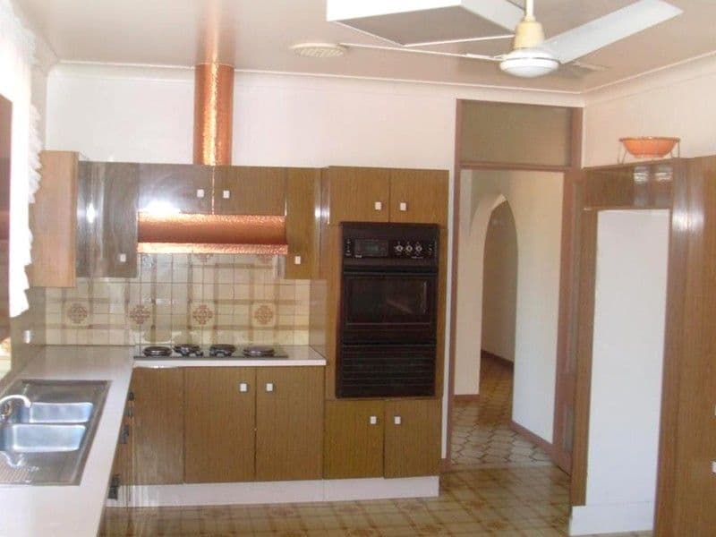 5 Akora Close, CHIPPING NORTON NSW 2170, Chipping Norton - Thumbnail 2