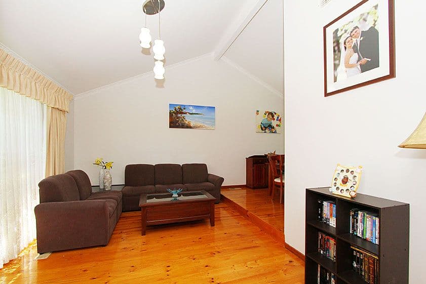 45 Hurlstone Crescent, MILL PARK VIC 3082, Mill Park - Thumbnail 5