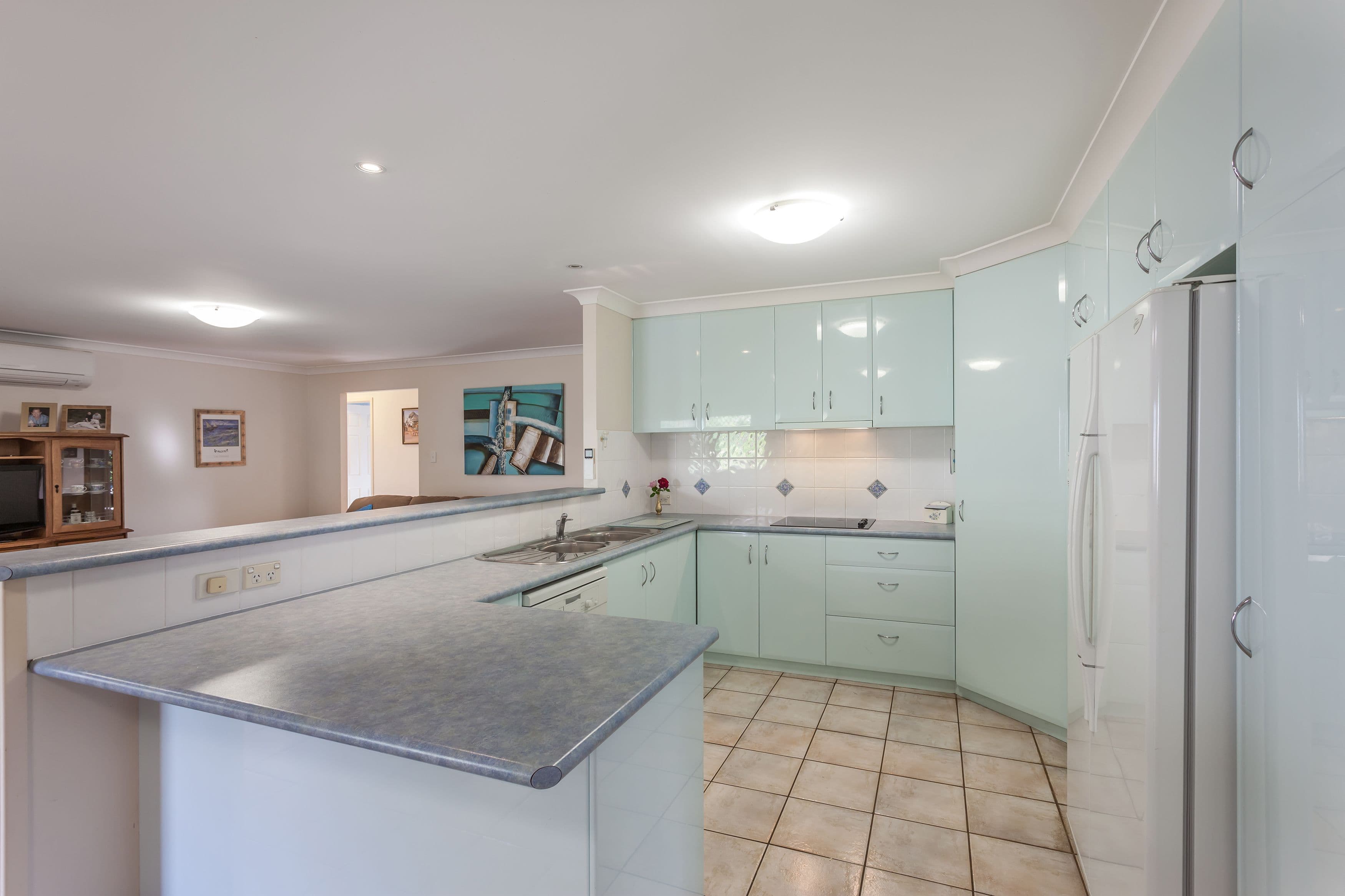 4 Osbourne Court, Kearneys Spring QLD 4350, Kearneys Spring - Thumbnail 2
