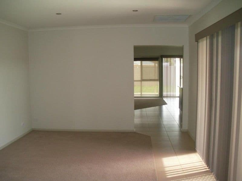 12 Anne Cox Drive, RED CLIFFS VIC 3496, Red Cliffs - Thumbnail 5