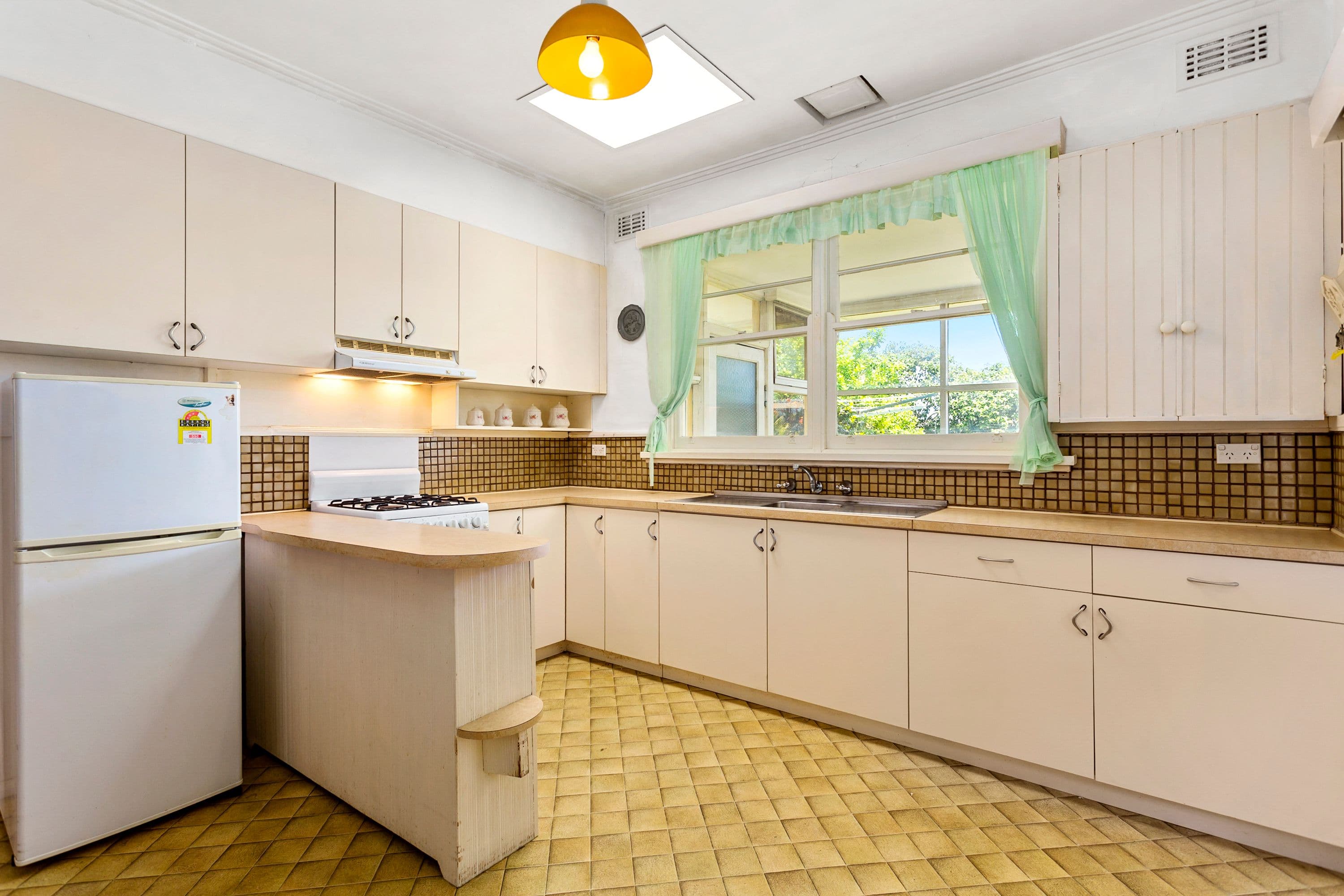 8 Oswald Street, Dandenong VIC 3175, Dandenong - Thumbnail 4