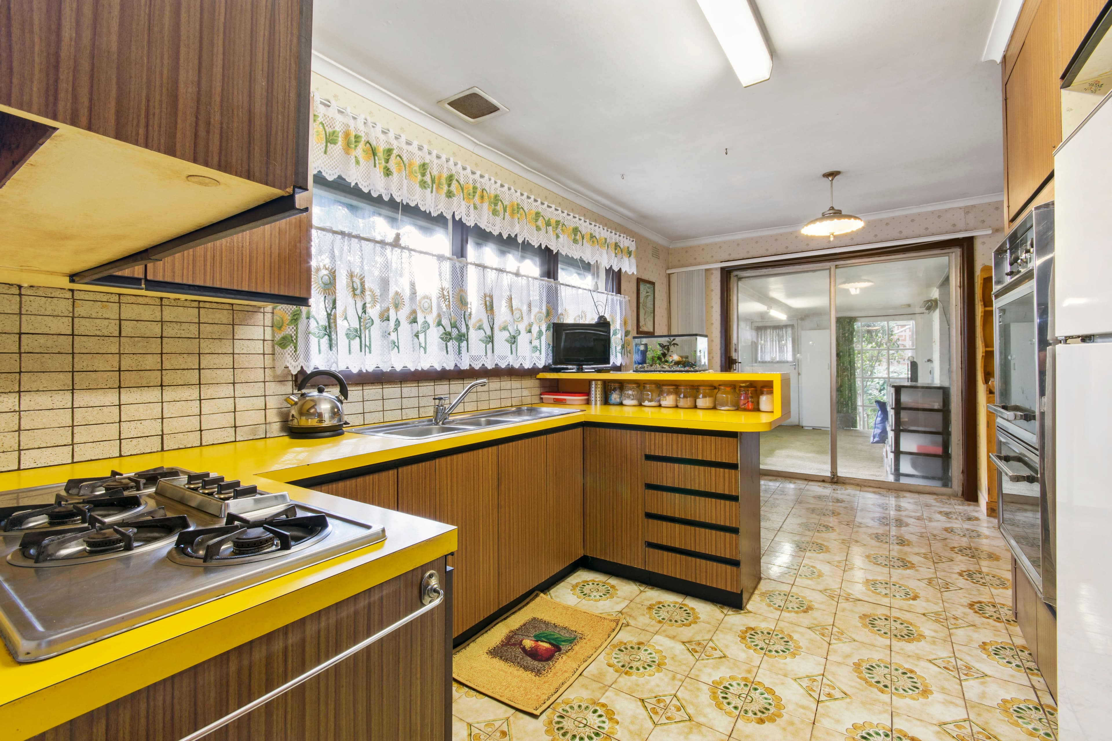 10 Paisley Avenue, Boronia VIC 3155, Boronia - Thumbnail 2