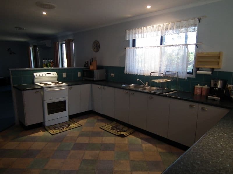 51 Amanda Avenue, Oakhurst QLD 4650, Oakhurst - Thumbnail 5