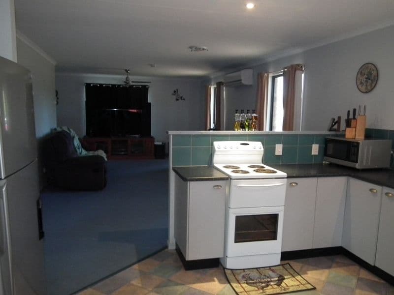 51 Amanda Avenue, Oakhurst QLD 4650, Oakhurst - Thumbnail 6