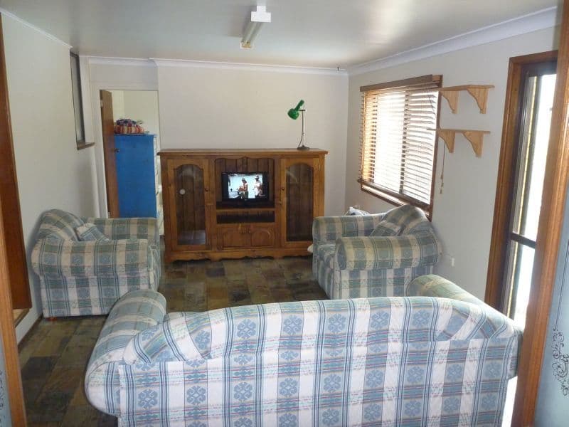 3 Cox Parade, MOUNT WARRIGAL NSW 2528, Mount Warrigal - Thumbnail 3