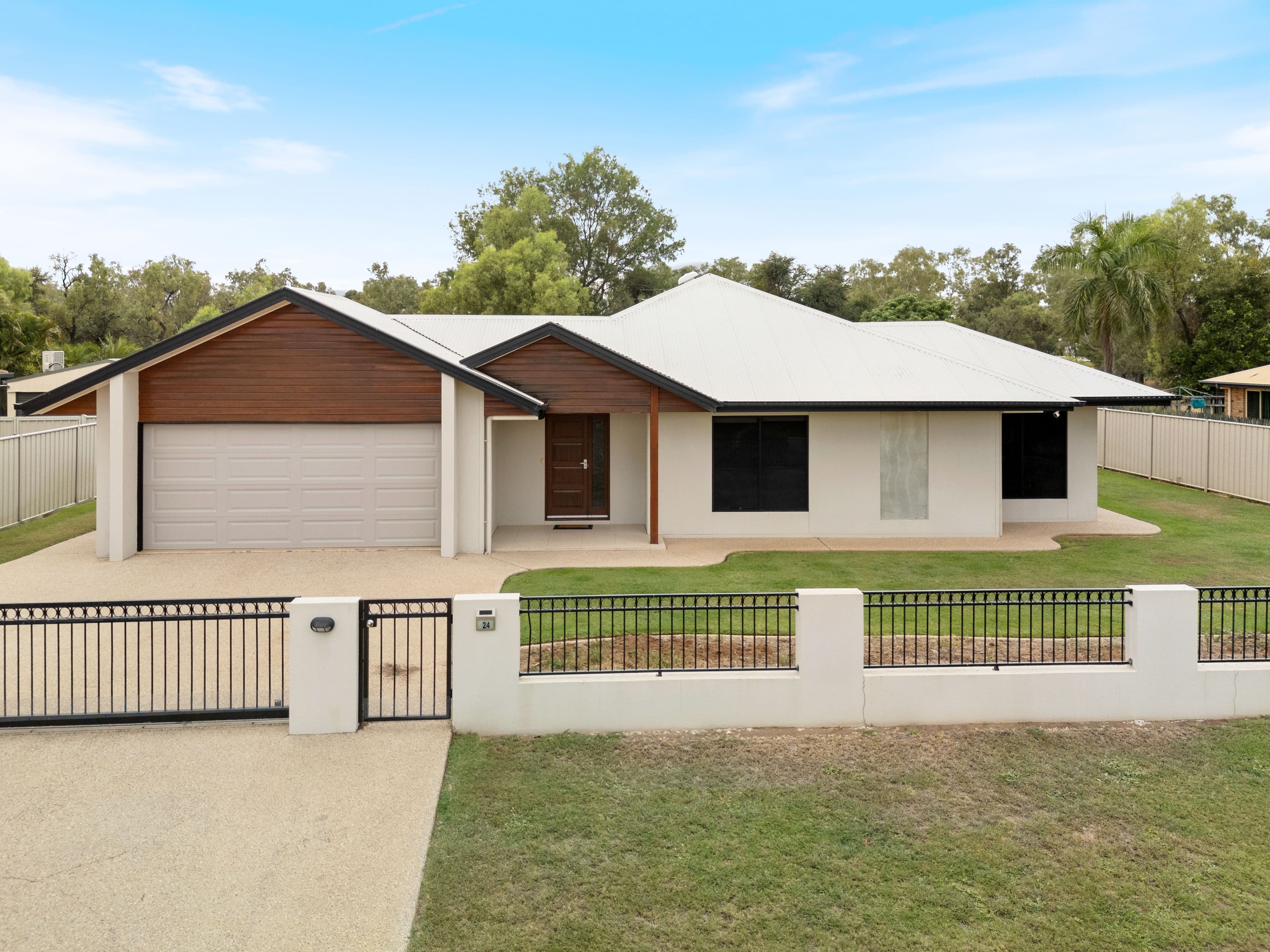 24 Kidd Street, Emerald QLD 4720, Emerald - Image 1