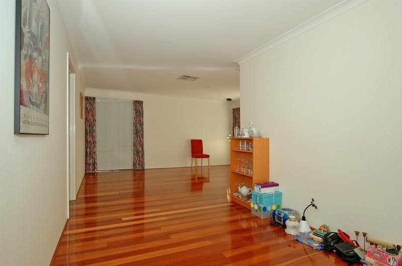 81 Bottlebrush Drive, KIARA WA 6054, Kiara - Thumbnail 4