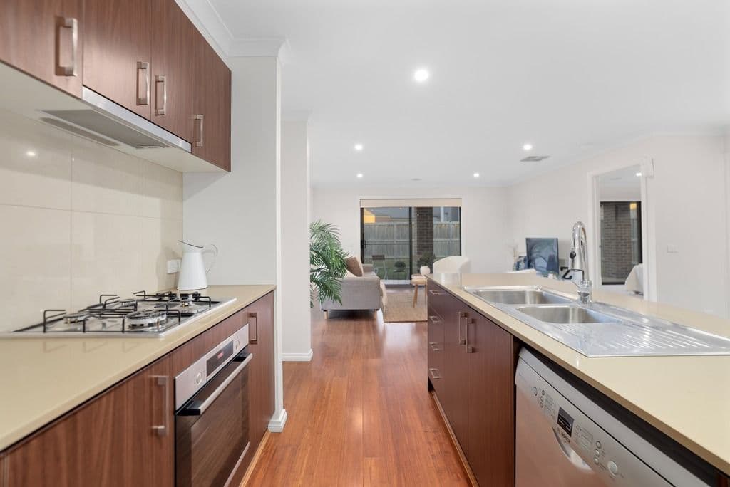 14 Ferntree Drive, Werribee VIC 3030, Werribee - Thumbnail 7
