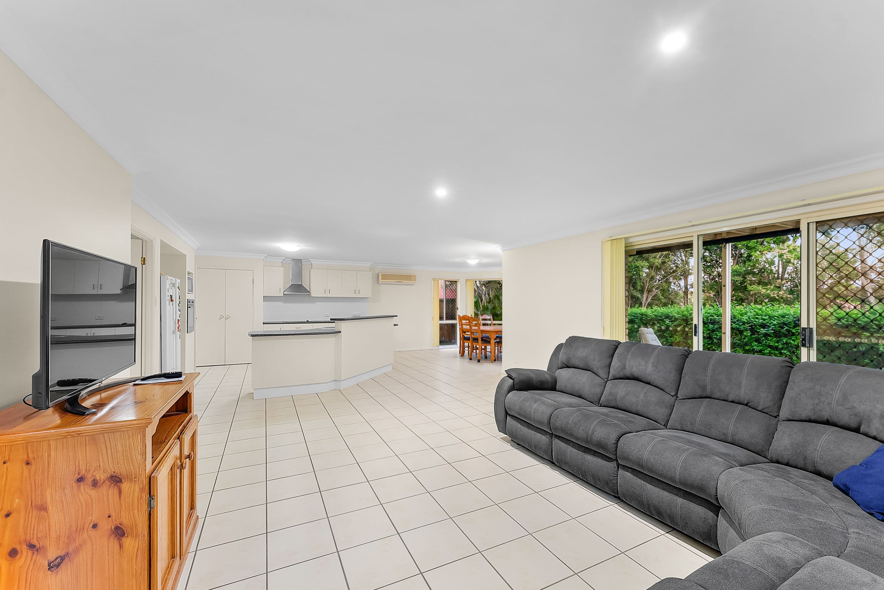 11 Chilton Crescent, North Lakes QLD 4509, North Lakes - Thumbnail 7