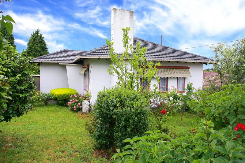 16 Laburnum Grove, DOVETON VIC 3177, Doveton - Image 1