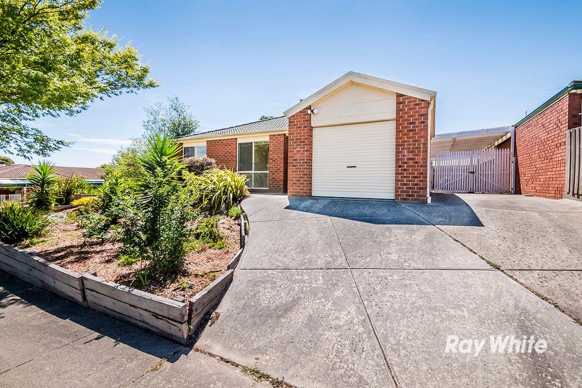 31 Bates Street, Cranbourne West VIC 3977, Cranbourne West - Thumbnail 2