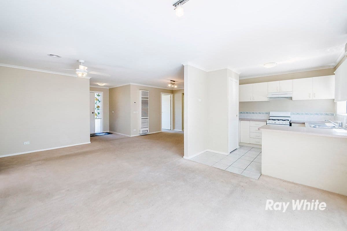 31 Bates Street, Cranbourne West VIC 3977, Cranbourne West - Thumbnail 4