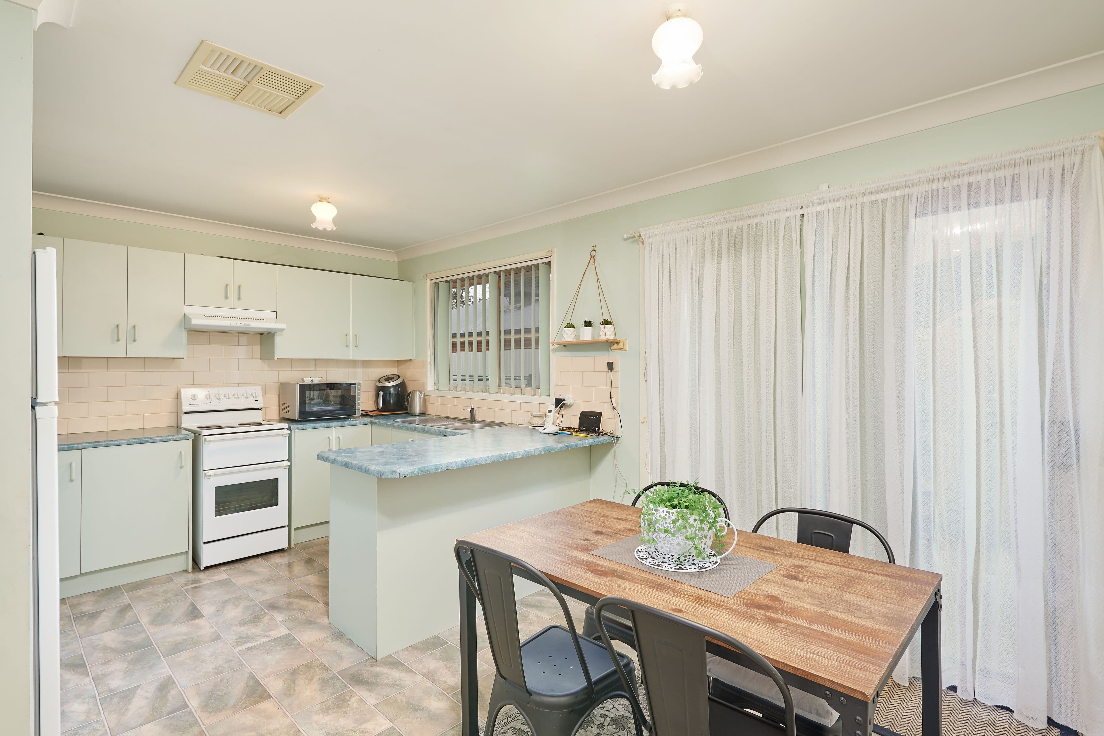 2/402 Lake Albert Road, Kooringal NSW 2650, Kooringal - Thumbnail 2
