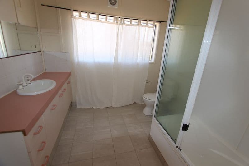 48 Jupp Street, Charleville QLD 4470, Charleville - Thumbnail 2