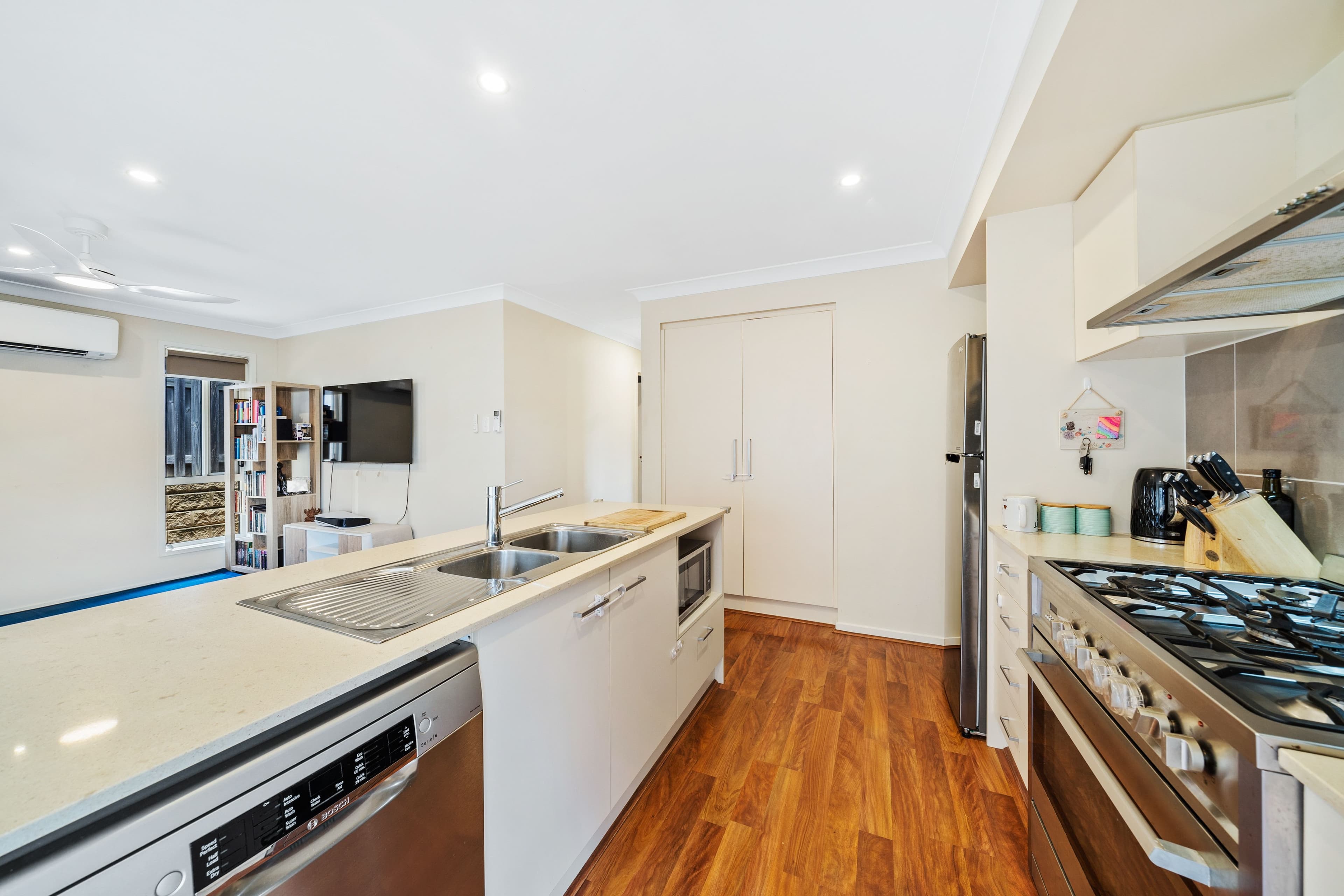 3 Napa Circuit, Holmview QLD 4207, Holmview - Thumbnail 2