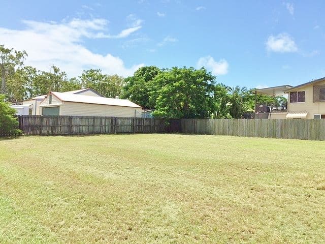 2 Maxwell Street, Point Vernon QLD 4655, Point Vernon - Thumbnail 2