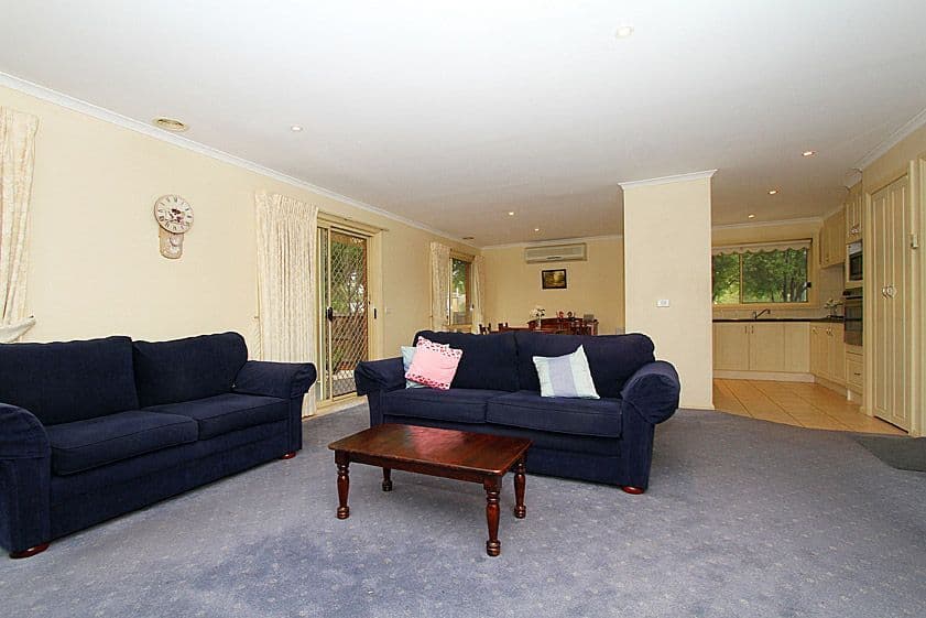 218 Betula Avenue, MILL PARK VIC 3082, Mill Park - Thumbnail 5