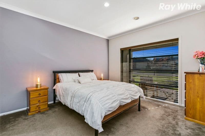110 Livingstone Boulevard, Pakenham VIC 3810, Pakenham - Thumbnail 5