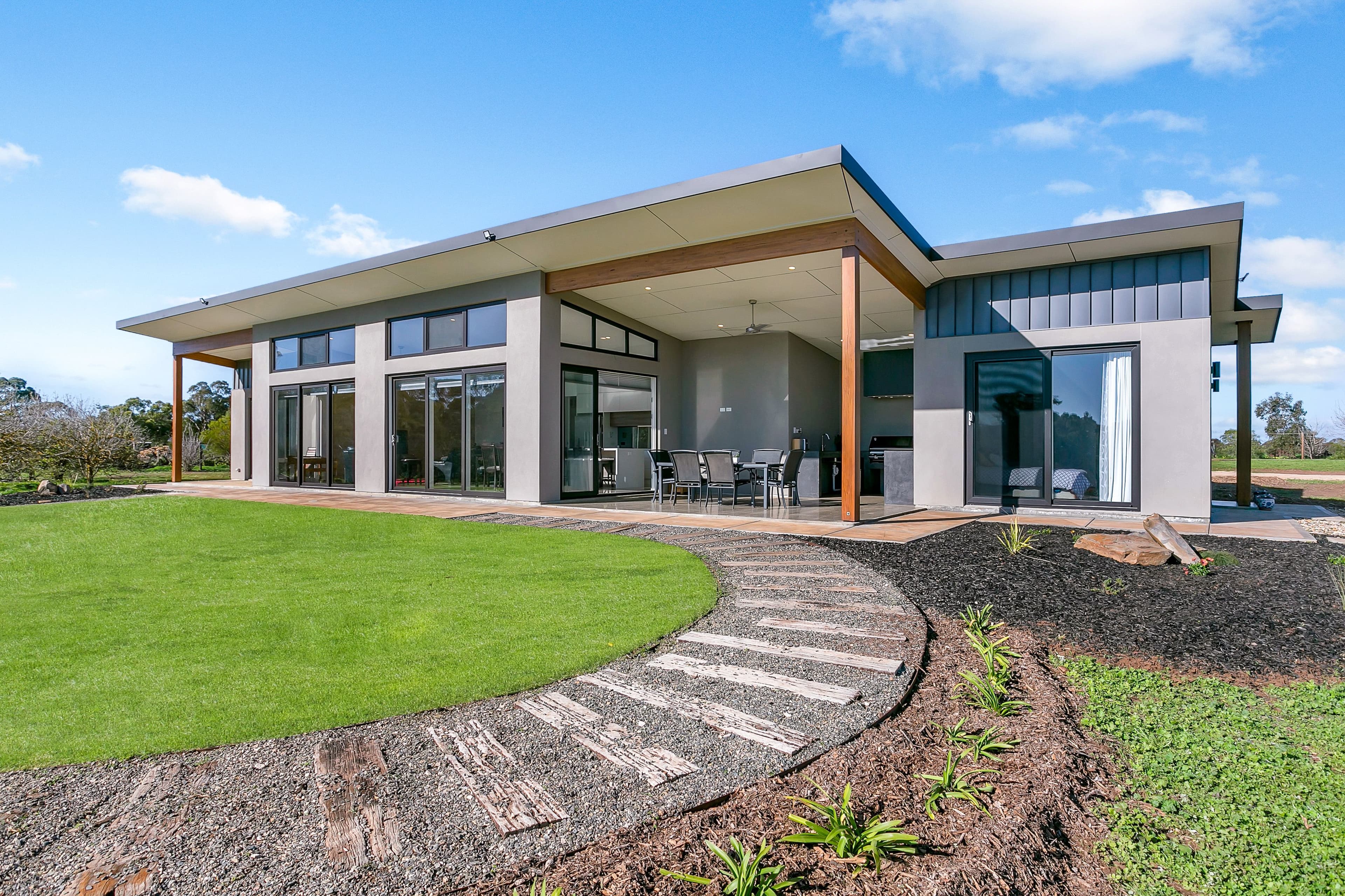 10 Stirling Court, Strathalbyn SA 5255, Strathalbyn - Image 1