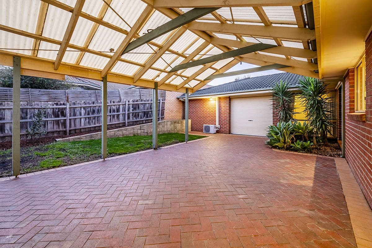48 Earlsfield Drive, Berwick VIC 3806, Berwick - Thumbnail 2