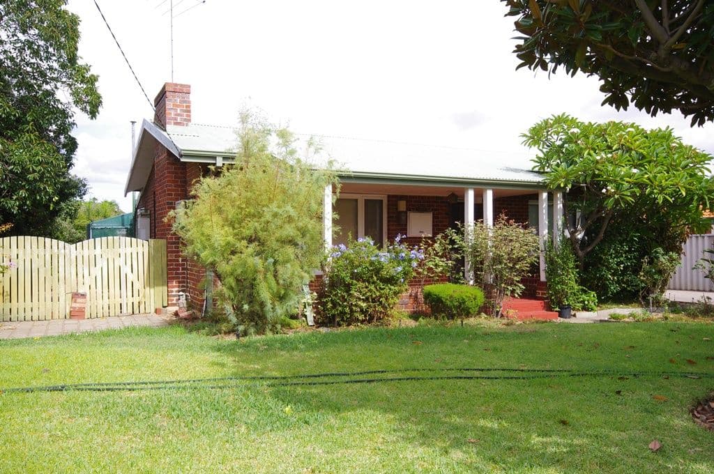 49 Hillsborough Drive, NOLLAMARA WA 6061, Nollamara - Thumbnail 2