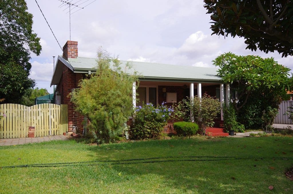 49 Hillsborough Drive, NOLLAMARA WA 6061, Nollamara - Thumbnail 3