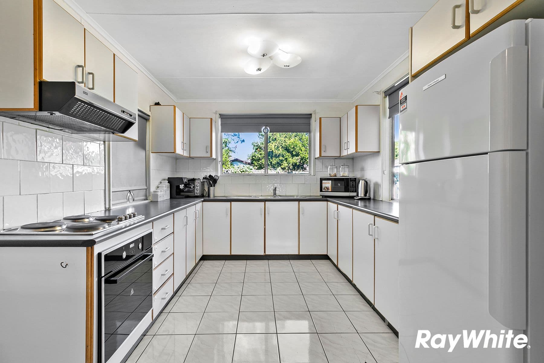 2 Sullivan Avenue, Lurnea NSW 2170, Lurnea - Thumbnail 5