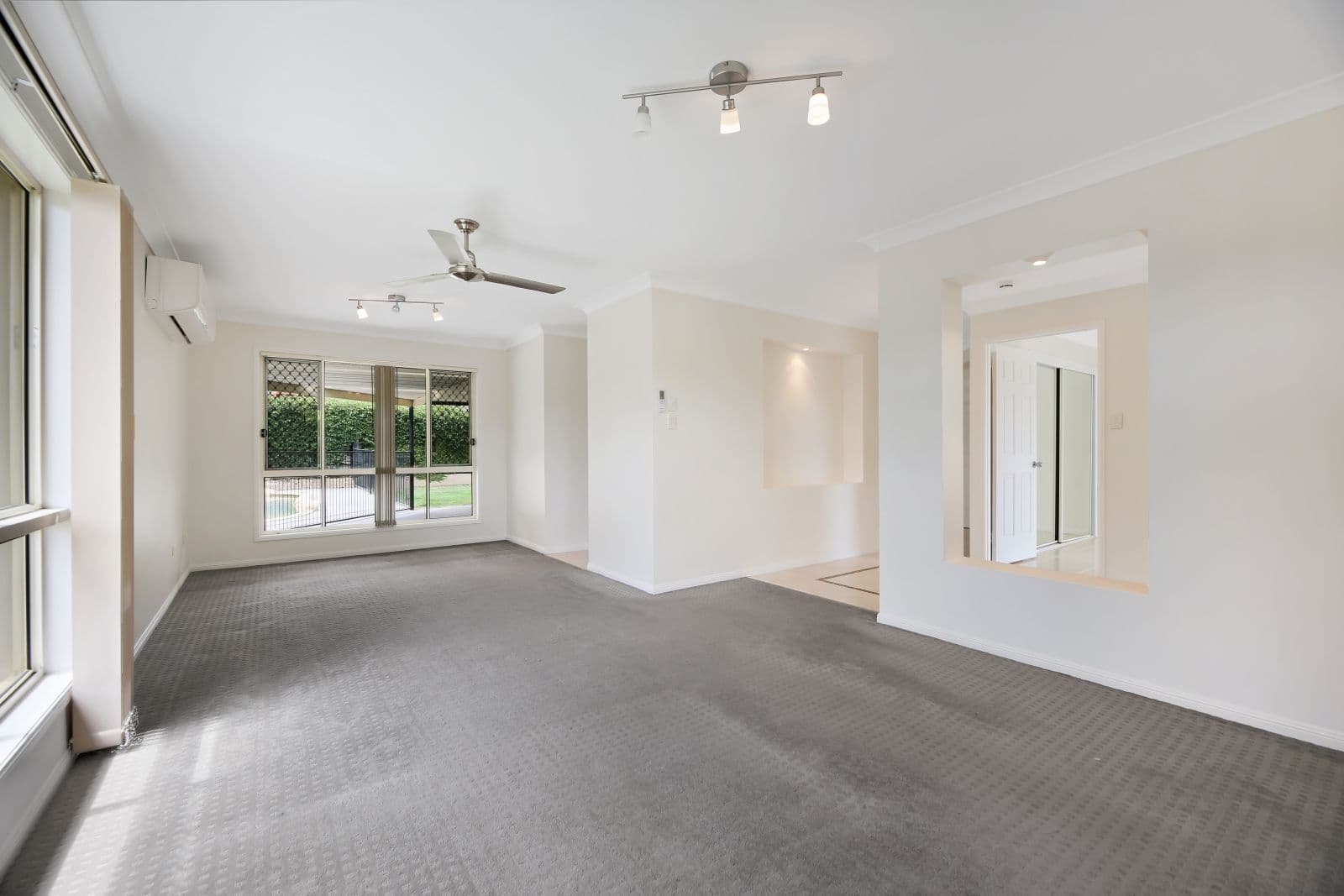 10 Maltravers Drive, Arundel QLD 4214, Arundel - Thumbnail 3