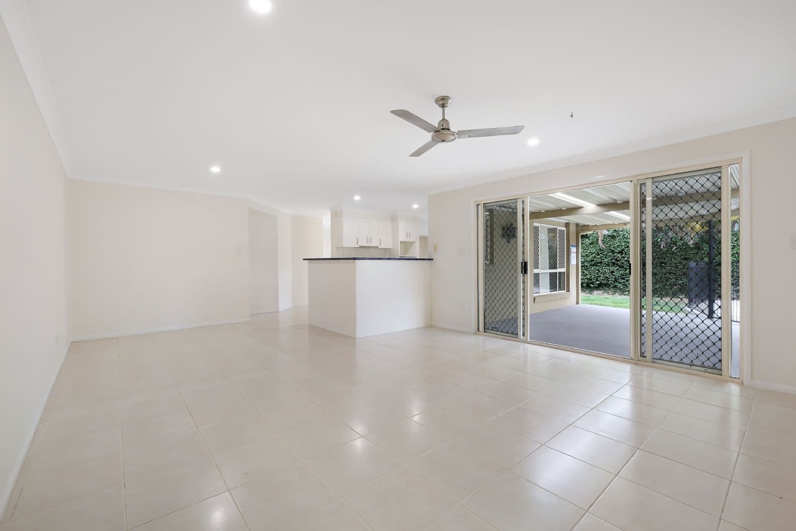 10 Maltravers Drive, Arundel QLD 4214, Arundel - Thumbnail 8