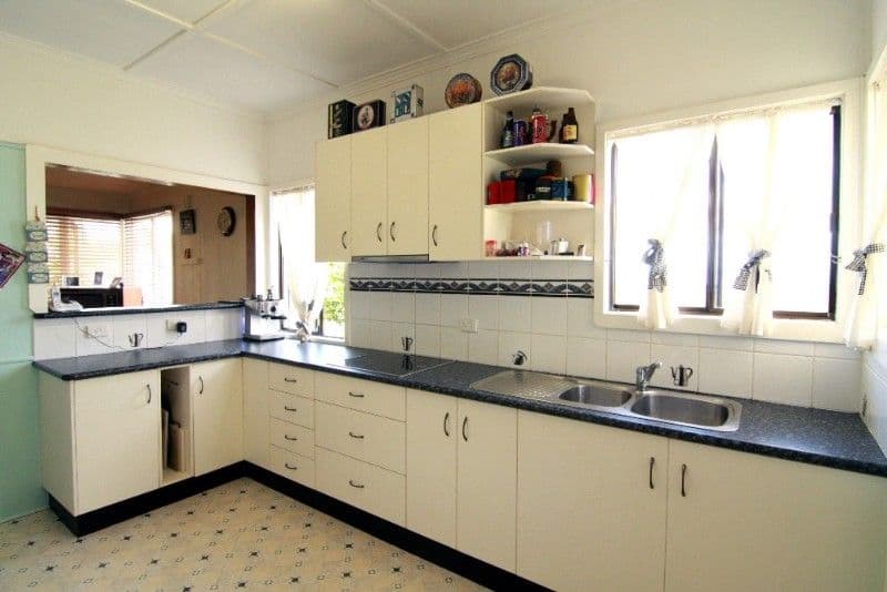 12 Gatfield Street, NEWTOWN QLD 4350, Newtown - Thumbnail 2