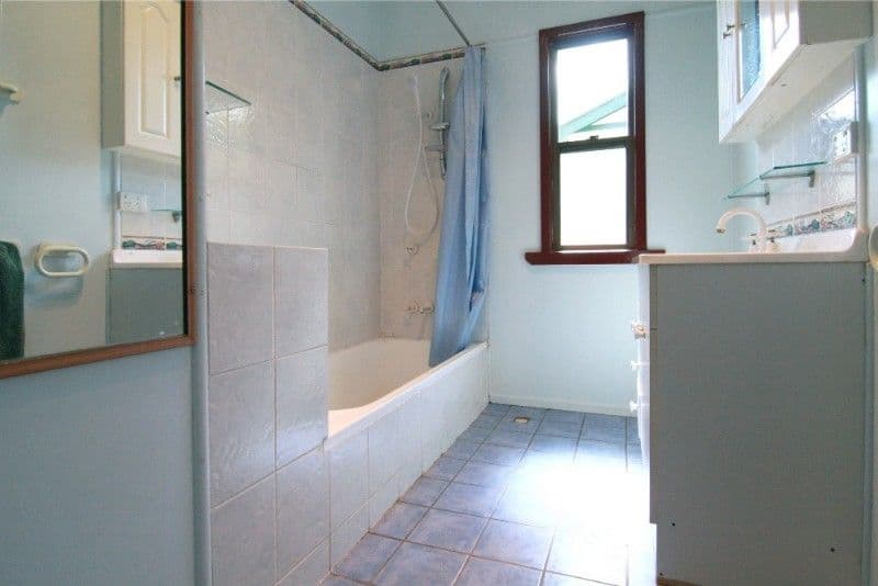 12 Gatfield Street, NEWTOWN QLD 4350, Newtown - Thumbnail 6