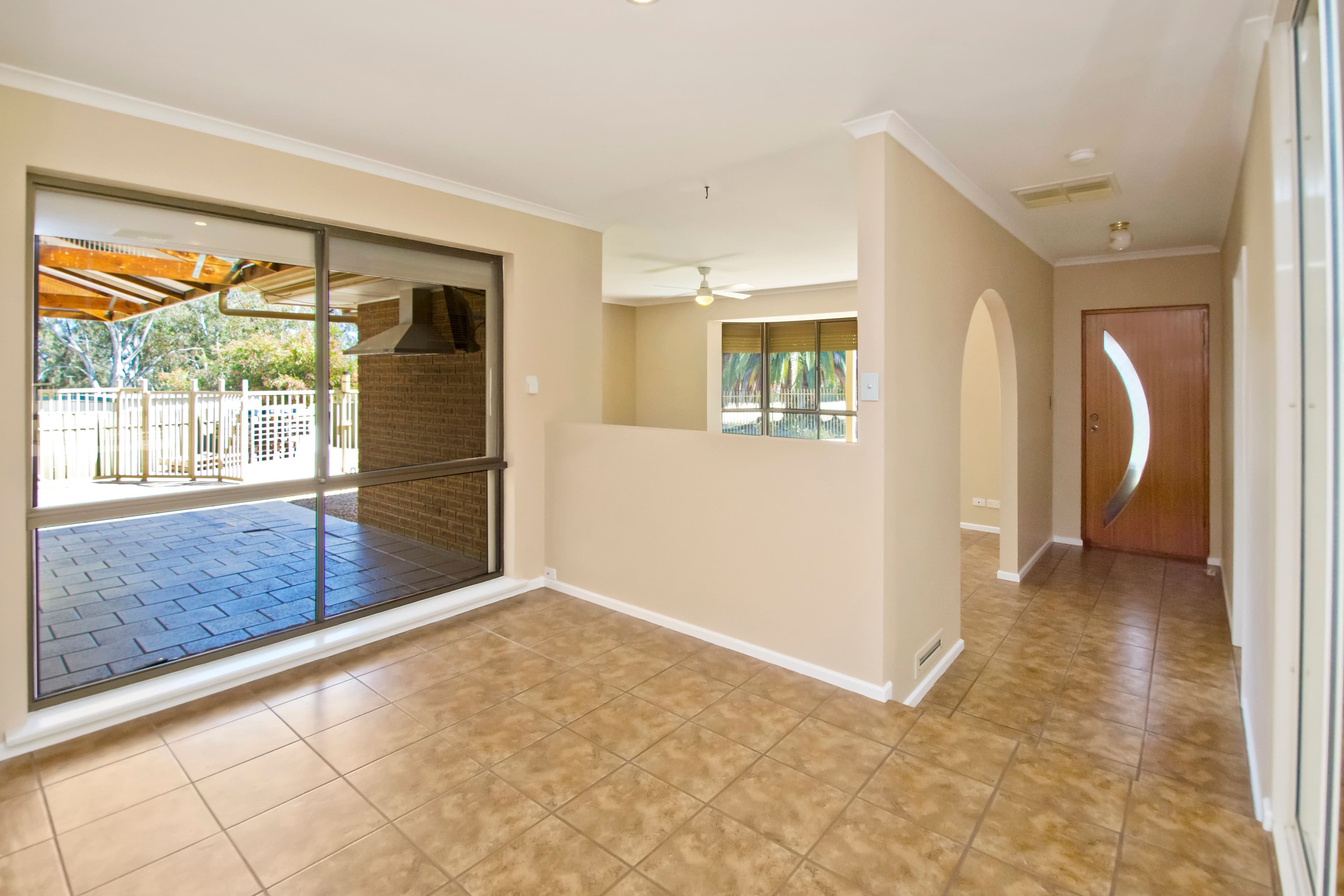 6 Christobel Court, Craigmore SA 5114, Craigmore - Thumbnail 4