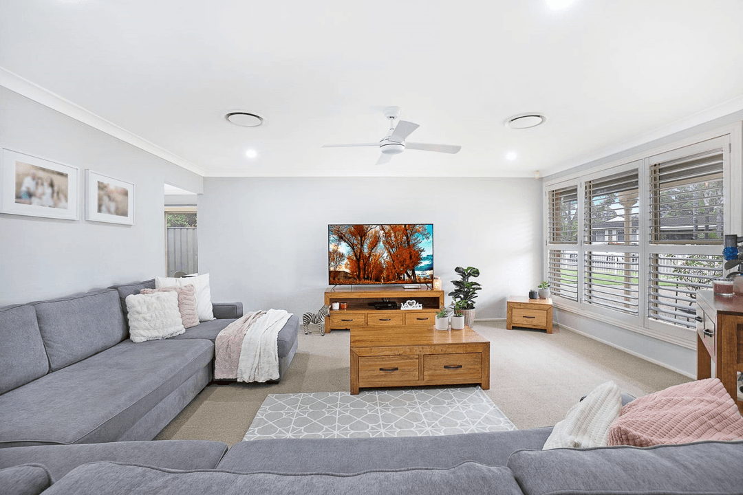 28 Aminta Crescent, Hassall Grove NSW 2761, Hassall Grove - Thumbnail 2