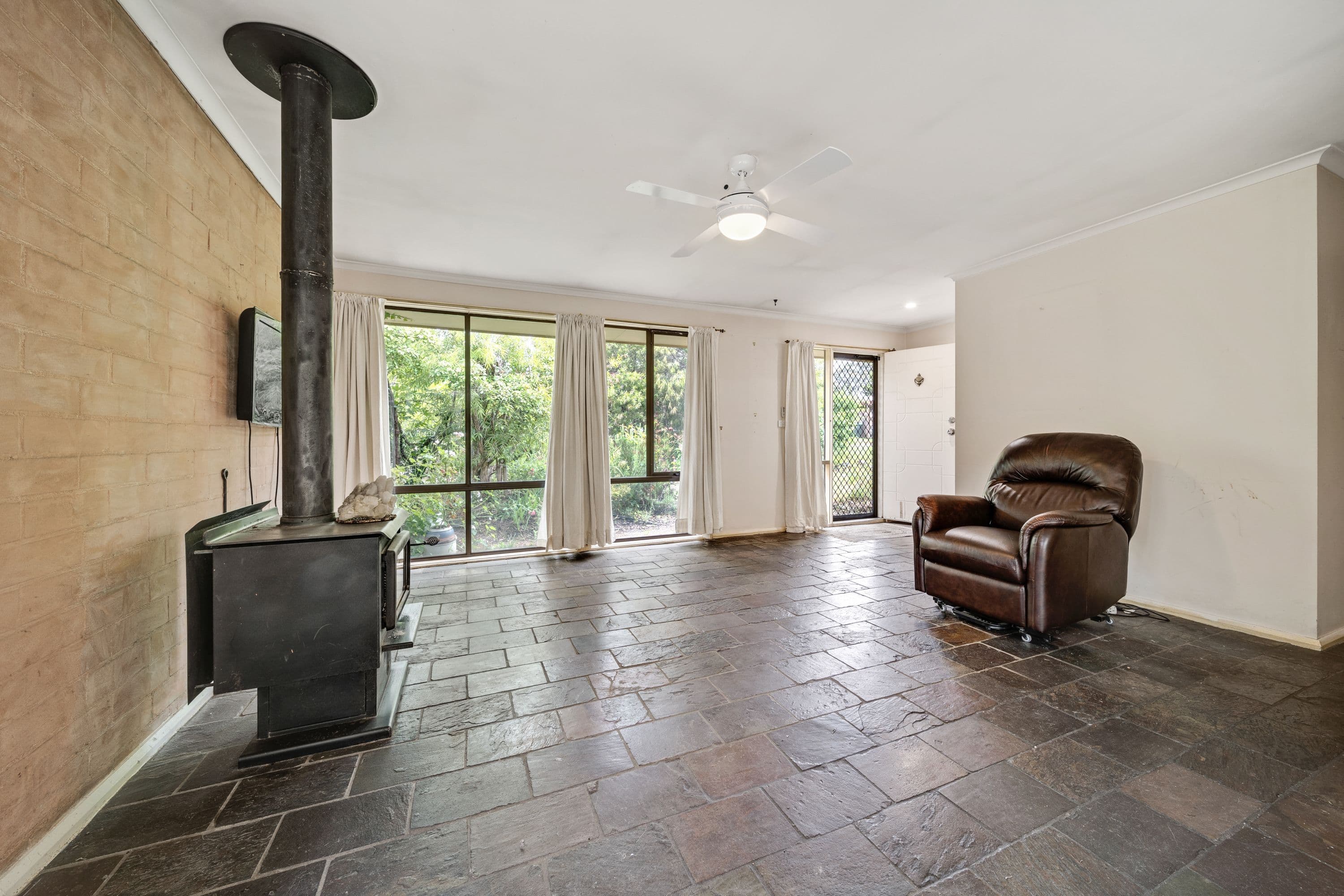 9 Dore Court, Evatt ACT 2617, Evatt - Thumbnail 2