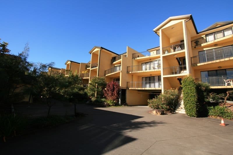 7 Leonard Crescent, Eltham, Eltham - Image 1