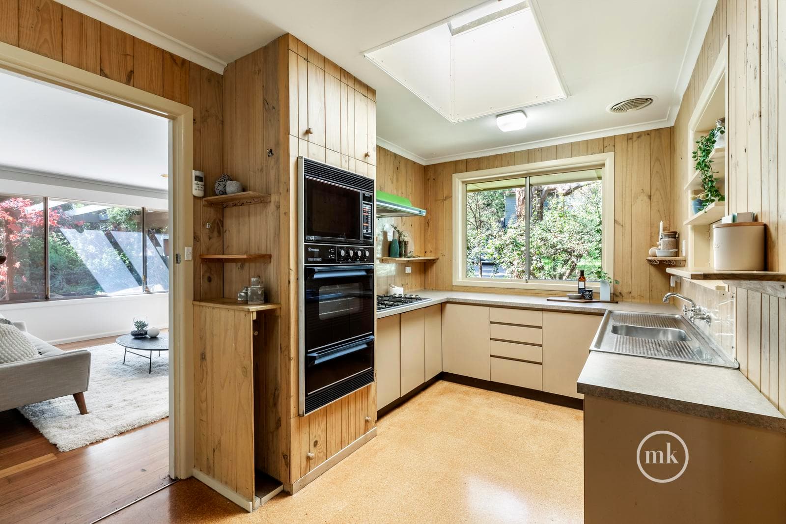 7 Leonard Crescent, Eltham, Eltham - Thumbnail 8