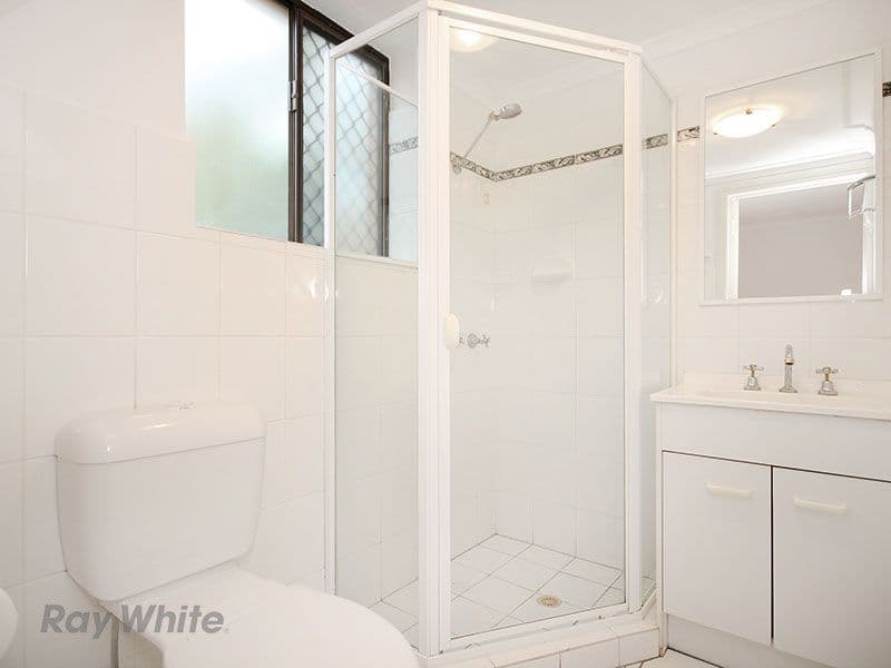 15 Waverley Road, TARINGA QLD 4068, Taringa - Thumbnail 4