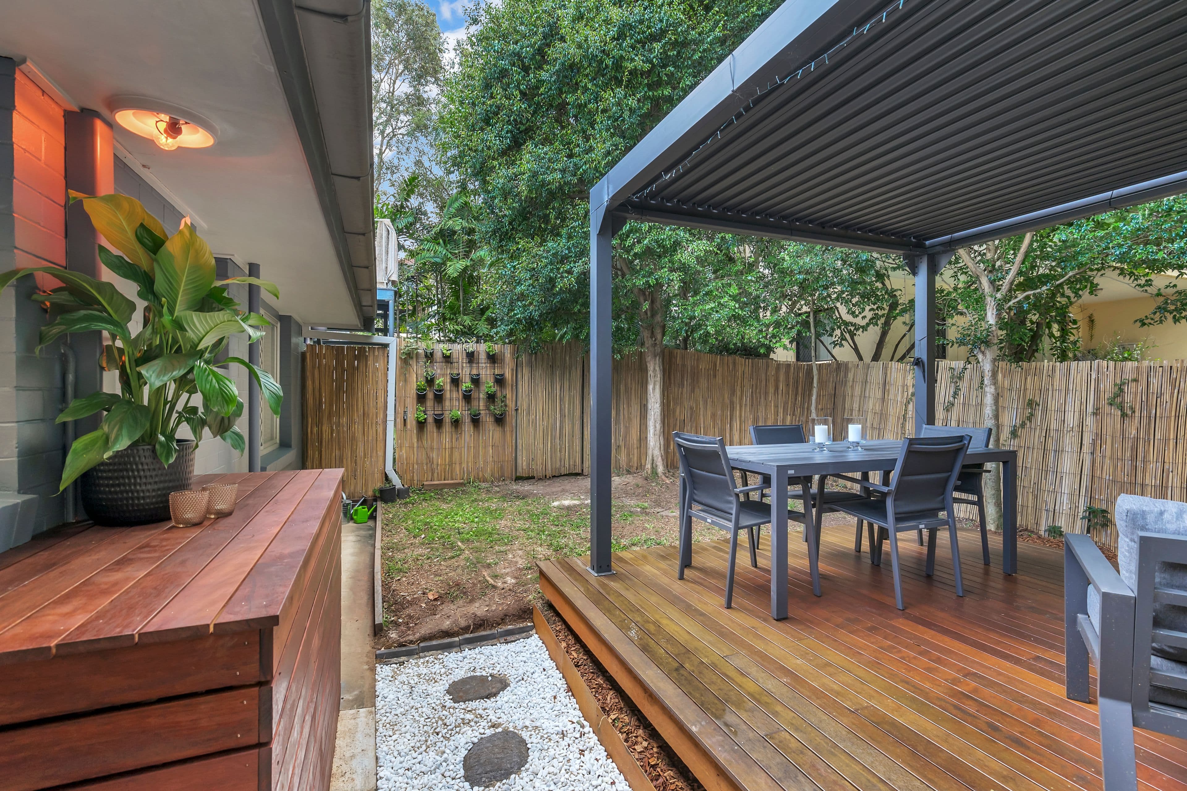 18 Walter Avenue, East Brisbane QLD 4169, East Brisbane - Thumbnail 2