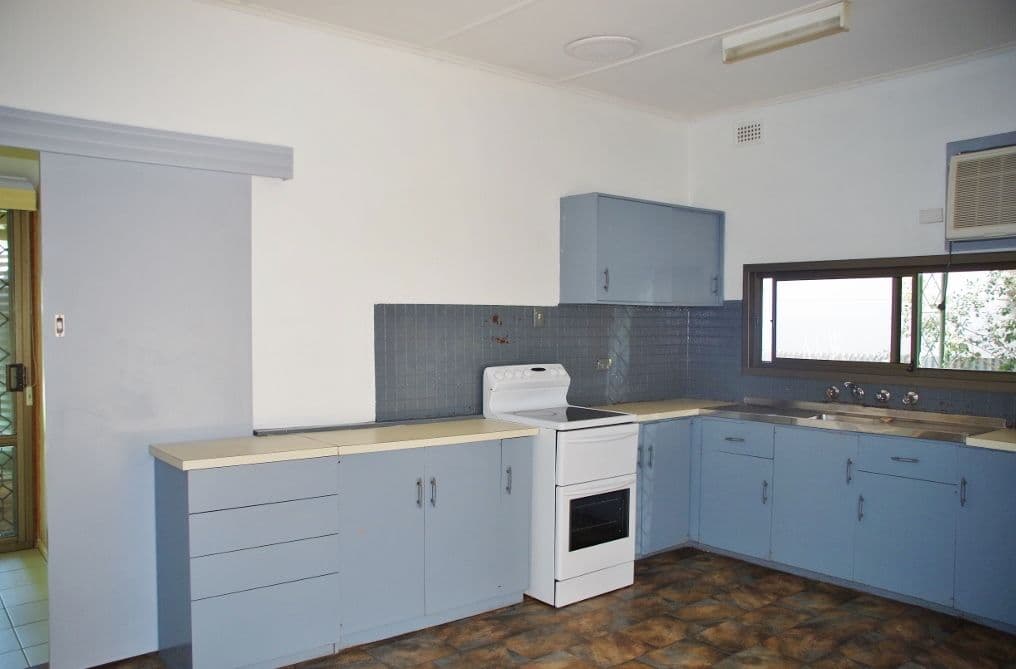21 Kurrajong Avenue, Renmark SA 5341, Renmark - Thumbnail 3