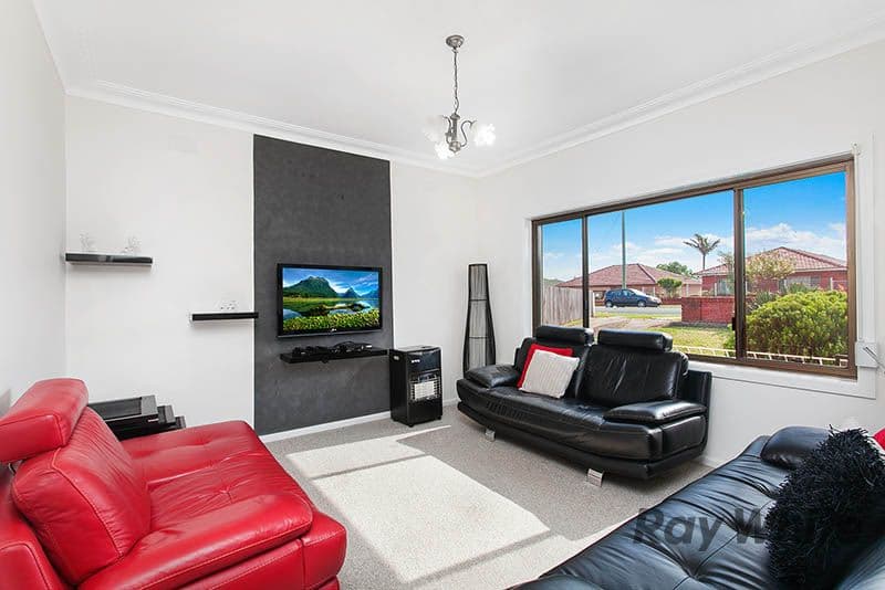 63 Weringa Avenue, LAKE HEIGHTS NSW 2502, Lake Heights - Thumbnail 2