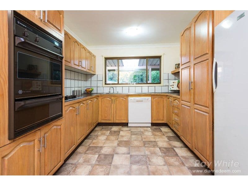 73 Brodie Street, Holland Park West QLD 4121, Holland Park West - Thumbnail 3