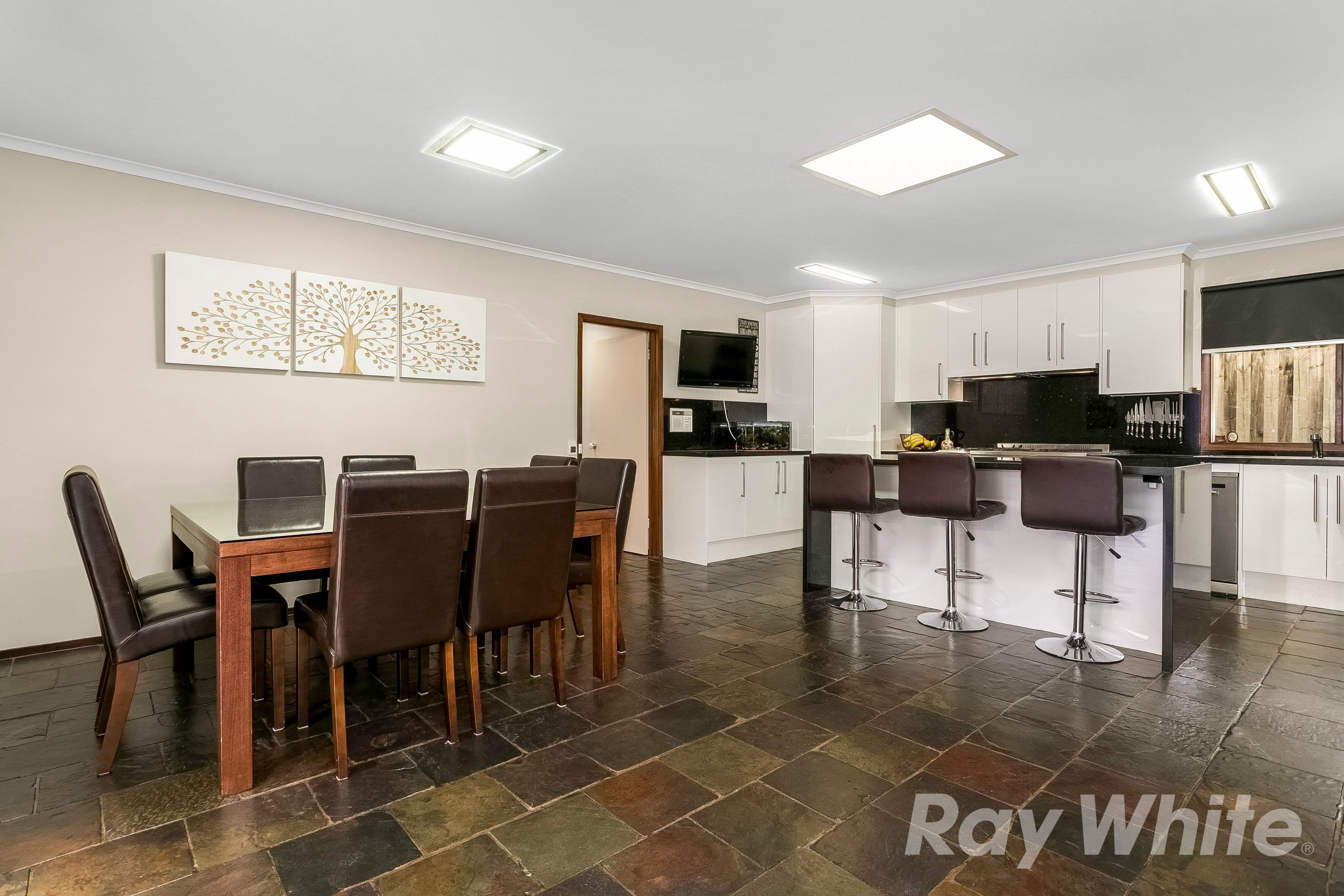 10 Prospector Court, Wheelers Hill VIC 3150, Wheelers Hill - Thumbnail 3