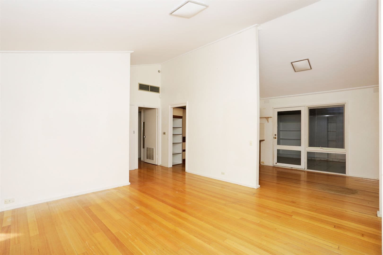 545 Waverley Road, Glen Waverley VIC 3150, Glen Waverley - Thumbnail 4