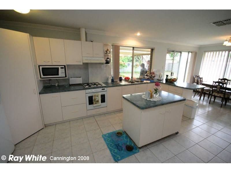 15 Langham Gardens, WILSON WA 6107, Wilson - Thumbnail 2