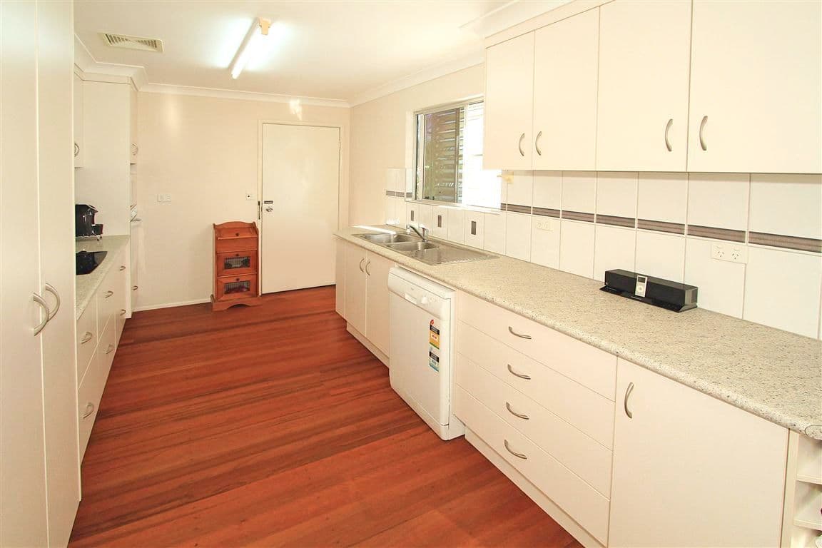 70 Buzacott Street, Park Avenue QLD 4701, Park Avenue - Thumbnail 3