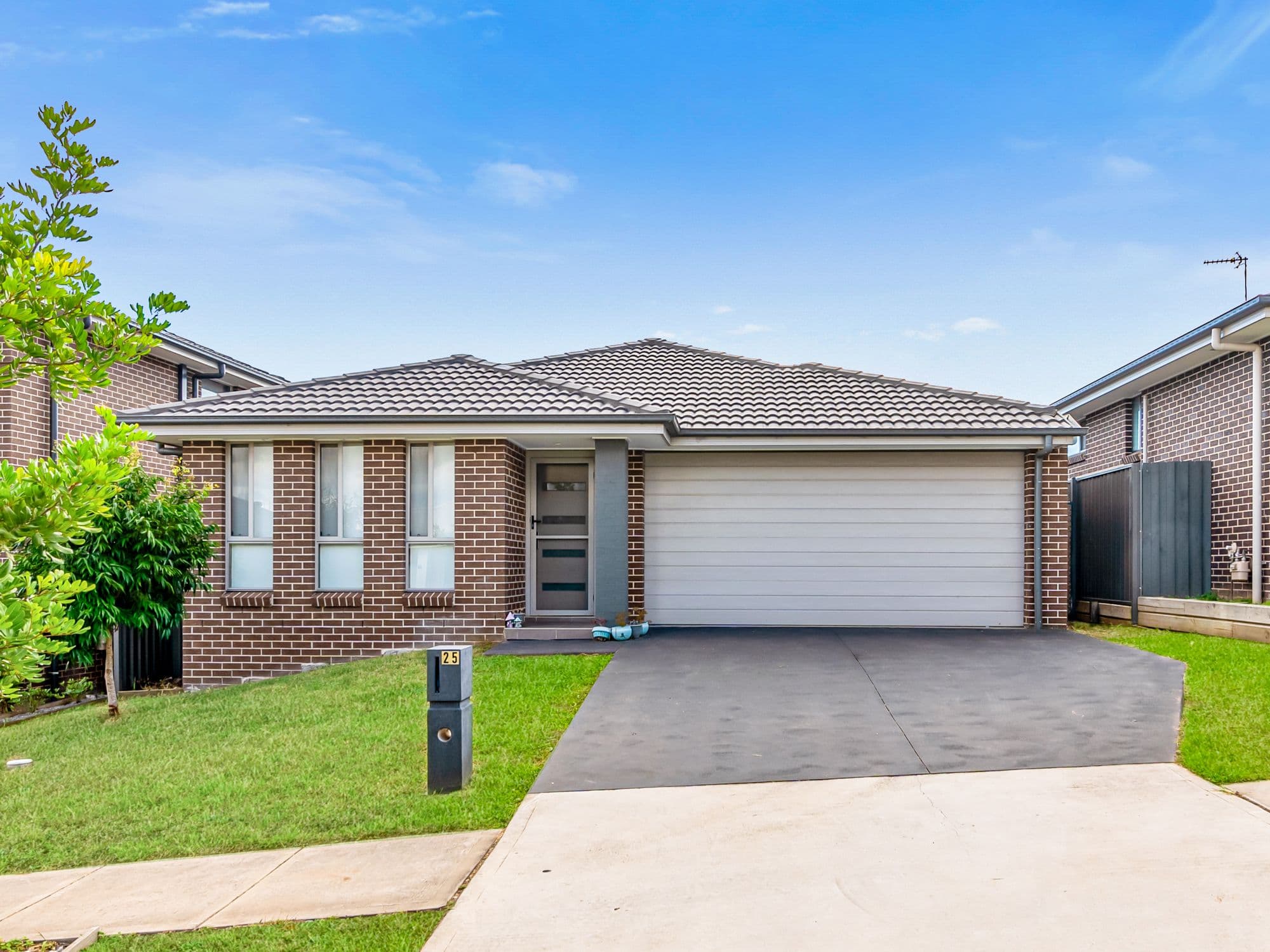 1/7-9 Princes Way, Drouin, Spring Farm - Image 1
