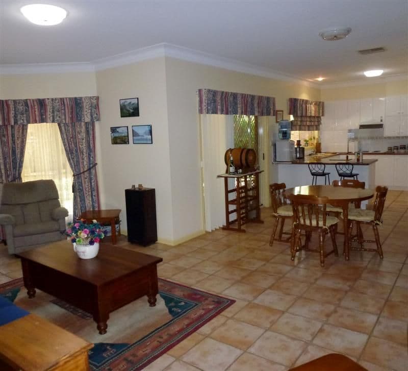 5 Pinehurst Avenue, DUBBO NSW 2830, Dubbo - Thumbnail 2