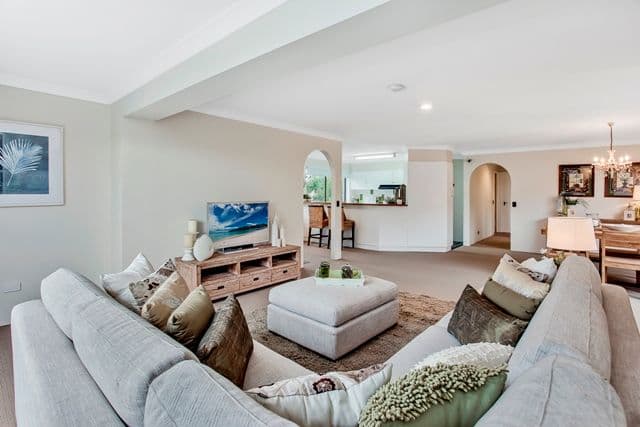 5 'Chateau Ronalde' 27 Second Avenue, BROADBEACH QLD 4218, Broadbeach - Image 1