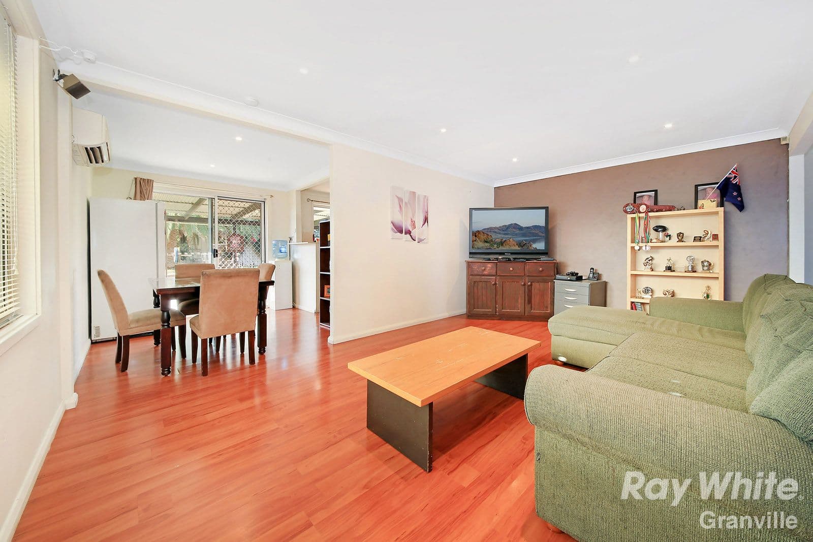 85 Banks Drive, St Clair - Thumbnail 2